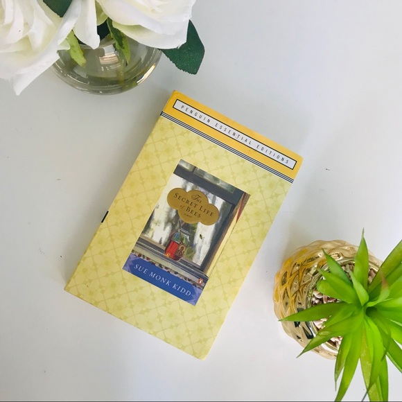 The Secret Life of Bees by Sue Monk Kidd - Picture 1 of 2